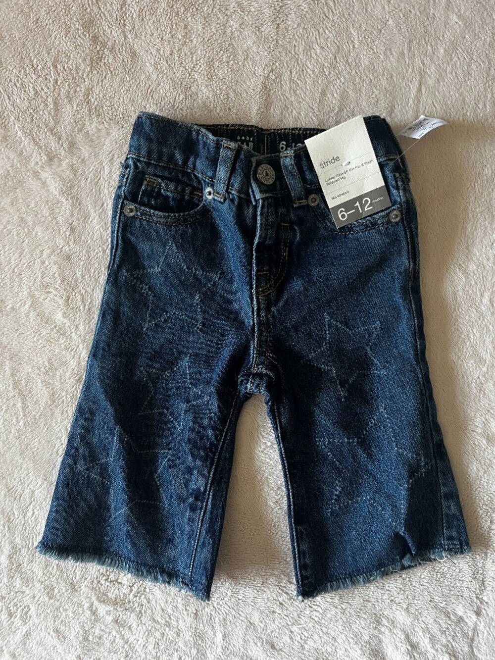NEW WITH TAGS! Baby Gap Denim Jeans with Star Detail — Size 6–12 Months
